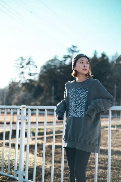 ID.013 Black &amp; White