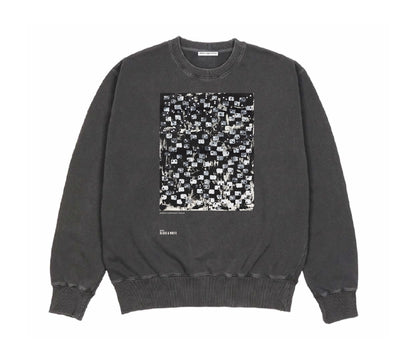 ID.013 Black & White